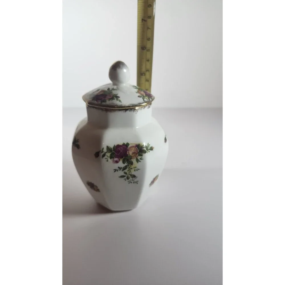 Royal Albert Old Country Roses Hexagon Ginger Jar W/ Lid Bone China EUC